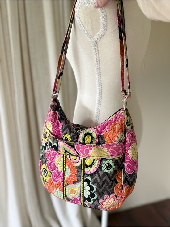 Vera Bradley Handbags - Vintage Vera Bradley Ziggy zinnia Cotton Quilted Floral Shoulder hobo Bag Pink